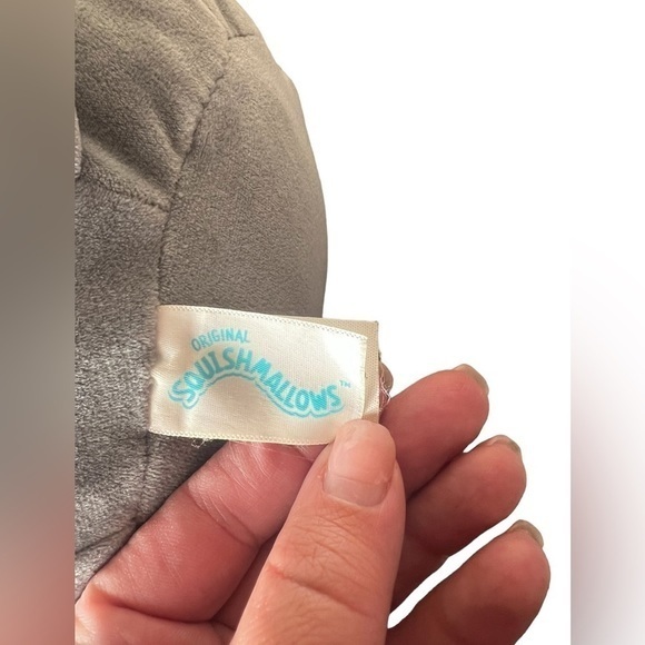 SQUISHMALLOW Ryan the Husky 8" Plush Red Heart Glasses Stuffed Animal - Picture 3 of 5